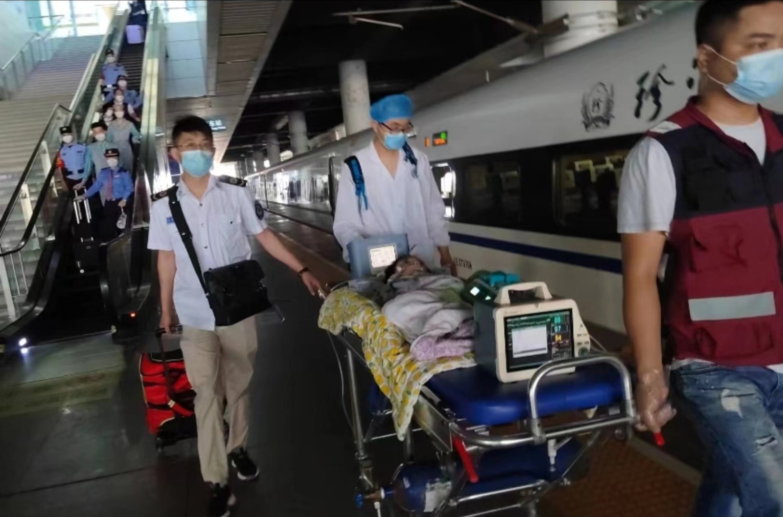 尉犁县高铁转运公司